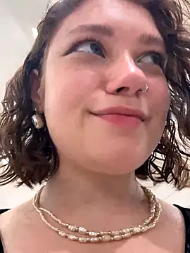 Snapshot of lucy-joy chatting on September 19, 9:52 am lucy-joy online show from September 19, 9:52 am