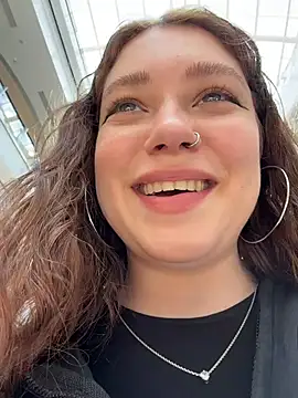 lucy-joy online show from July 6, 10:09 am