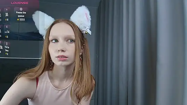 Snapshot of FoxyMira chatting on September 13, 1:41 pm FoxyMira online show from September 13, 1:41 pm