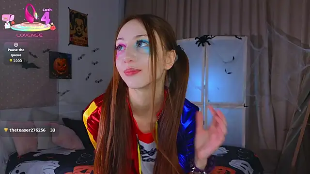 AvrilLeMell online show from October 31, 10:14 pm