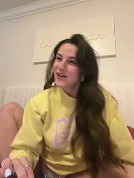 heyitsmadig online show from April 7, 1:57 pm