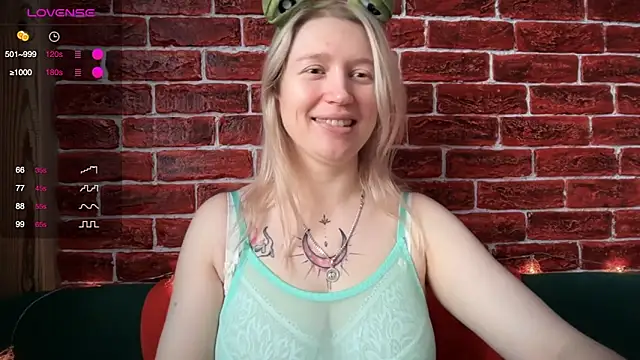 CitrusBlissss online show from December 19, 3:10 am