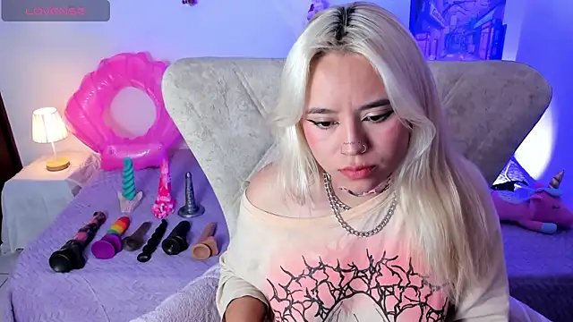Nataliahenao69 online show from June 13, 2:42 am