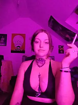 Amatrice X online show from July 4, 11:00 pm