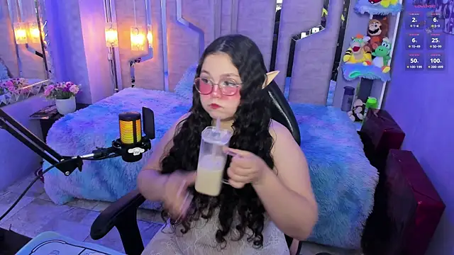 ShylySweet online show from April 17, 5:31 am