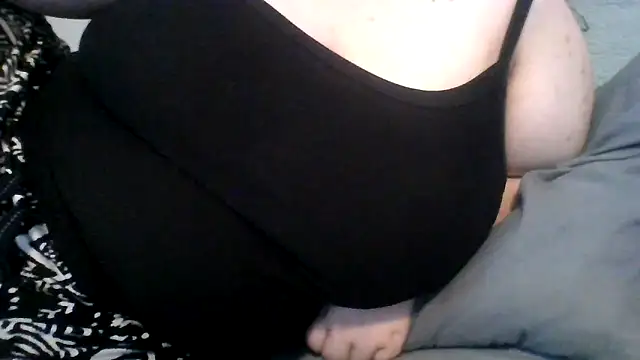 sarahcakes223 online show from June 4, 5:39 pm