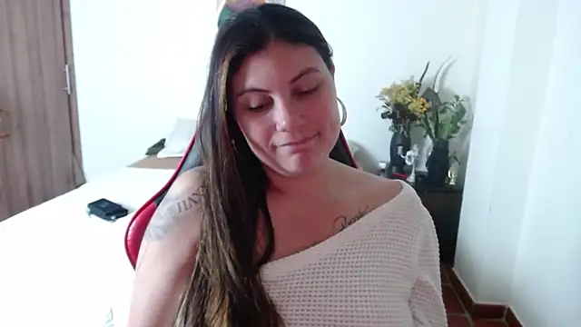 Snapshot of Secret_Bella chatting on September 29, 11:59 am Secret Bella online show from September 29, 11:59 am
