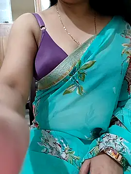 Snapshot of roshni_agrawal0 chatting on September 23, 8:23 am roshni agrawal0 online show from September 23, 8:23 am