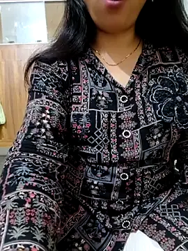 Snapshot of roshni_agrawal0 chatting on October 5, 11:15 am roshni agrawal0 online show from October 5, 11:15 am