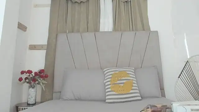 Snapshot of Lady_miss___ chatting on October 1, 12:54 pm Lady miss online show from October 1, 12:54 pm