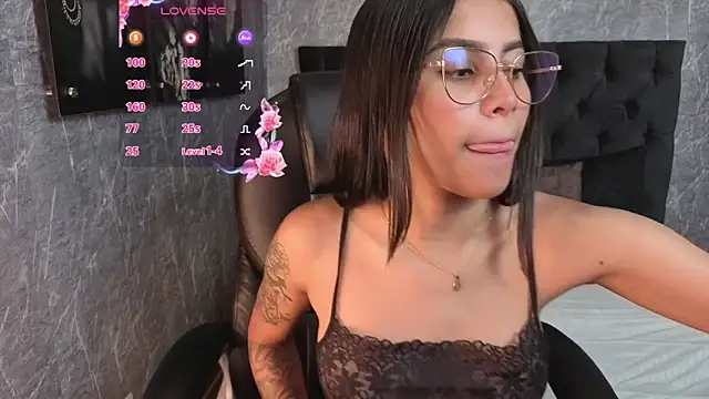 Snapshot of eileen__hills chatting on October 1, 6:35 pm eileen hills online show from October 1, 6:35 pm