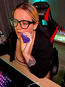 Charlies world online show from September 12, 8:16 pm