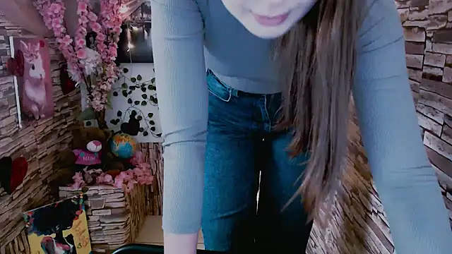 Snapshot of Amanda_Bright_ chatting on October 3, 6:29 am Amanda Bright online show from October 3, 6:29 am