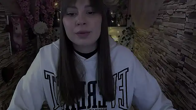 Amanda Bright  online show from October 21, 7:01 am