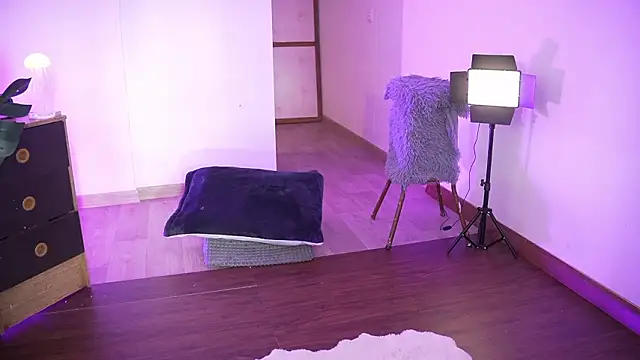 AnnieCouperr online show from January 18, 8:16 pm