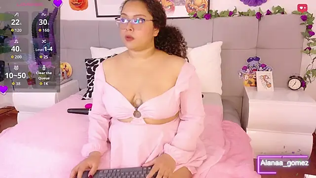 Snapshot of Alanaa_Gomez chatting on October 17, 8:56 pm Alanaa Gomez online show from October 17, 8:56 pm
