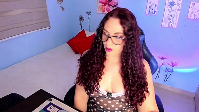 Nicky lucy m online show from June 4, 1:33 am
