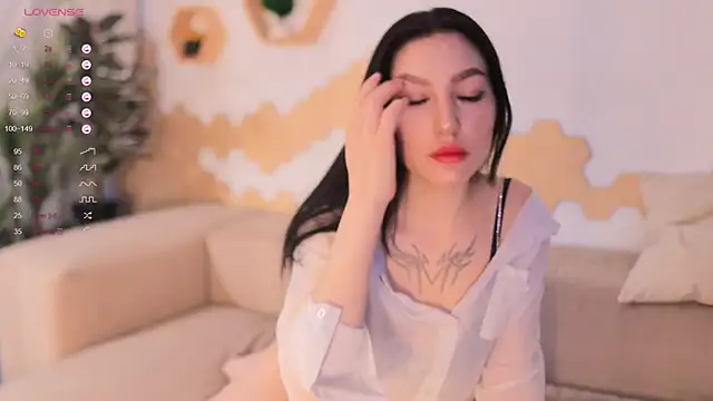  MayaMoon  online show from September 14, 5:05 am