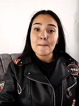 Snapshot of meli__brown chatting on October 10, 6:29 am meli brown online show from October 10, 6:29 am