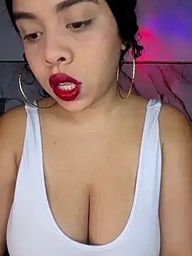 Yemaly Lee online show from May 25, 10:53 pm