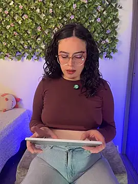 Katheerine online show from December 22, 1:42 am