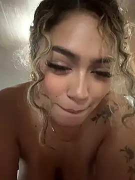 MaddisonBelucci online show from November 21, 12:45 am