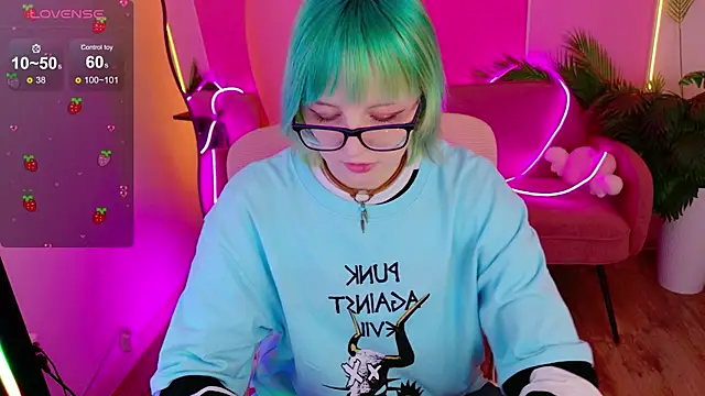 CoralineYoung online show from April 5, 10:14 am