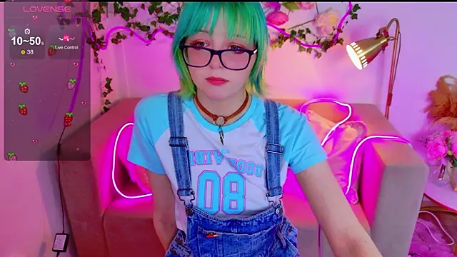 CoralineYoung online show from April 1, 7:20 am