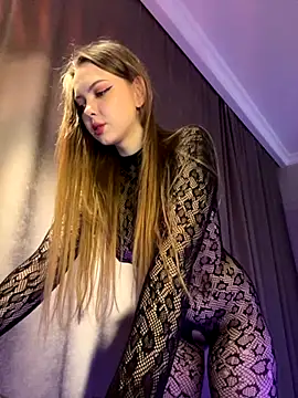 Snapshot of Nikole_Boom chatting on October 12, 6:32 pm Nikole Boom online show from October 12, 6:32 pm