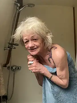 ladyboatlady online show from April 1, 7:31 am