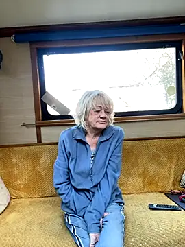 ladyboatlady online show from November 17, 9:43 am