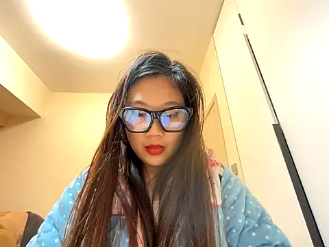 xena0501 online show from December 17, 1:26 pm