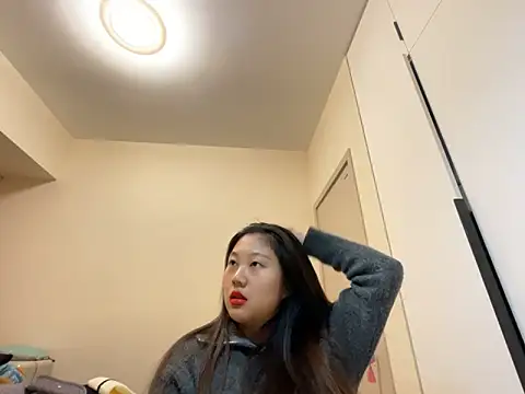 xena0501 online show from December 14, 10:10 am