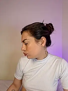 AmaiaSalvatore online show from November 6, 10:26 pm