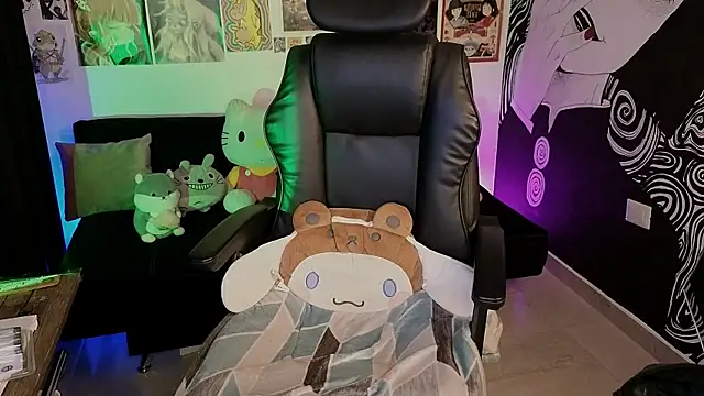 Yuhwan  online show from February 11, 12:47 am