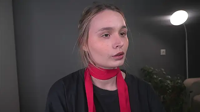 lisa schiele online show from December 15, 8:03 pm