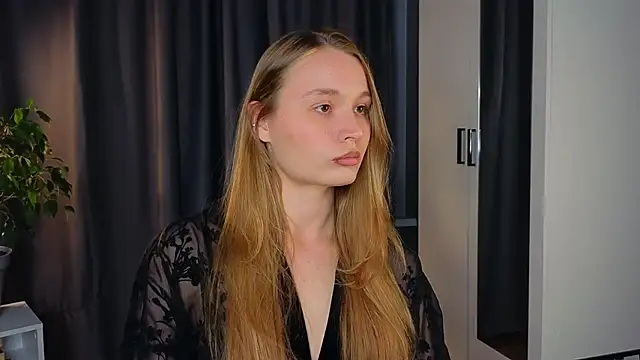 lisa schiele online show from September 17, 8:18 pm