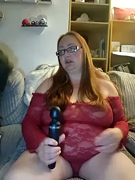 Luscious-LucyXX online show from May 18, 8:04 pm