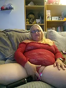 Luscious-LucyXX online show from July 24, 8:27 pm