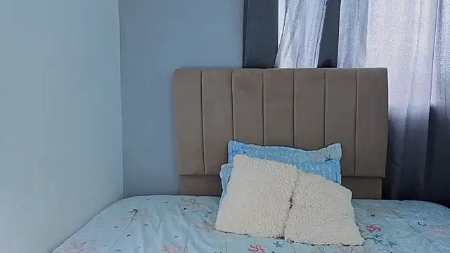 Penelophe01 online show from April 1, 6:49 pm