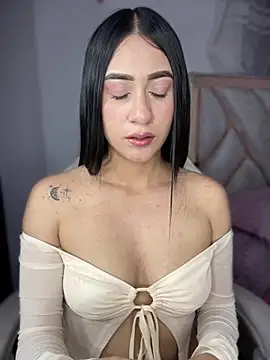 isabela l online show from March 17, 11:31 pm