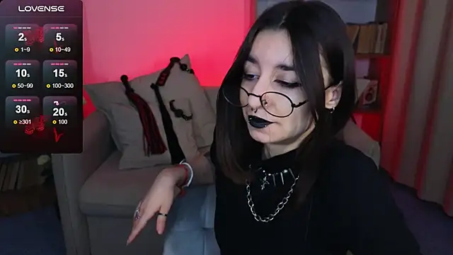 Snapshot of Mistress__Marcelline chatting on September 12, 10:24 am Mistress Marcelline online show from September 12, 10:24 am