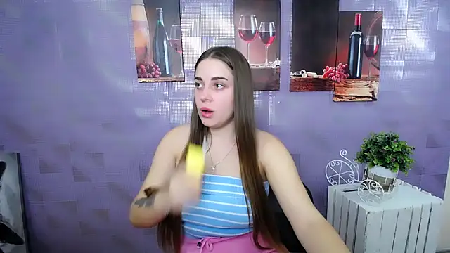 Snapshot of _MillaDellf_ chatting on October 3, 12:32 pm MillaDellf online show from October 3, 12:32 pm