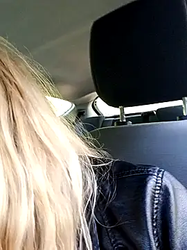Snapshot of DeeA_Blondy chatting on September 22, 5:39 am DeeA Blondy online show from September 22, 5:39 am