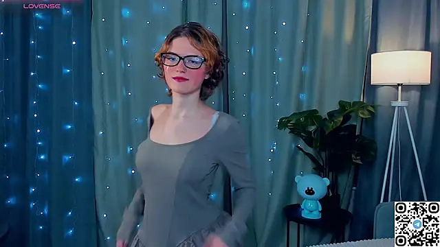 EdlinGathright online show from December 18, 3:55 am