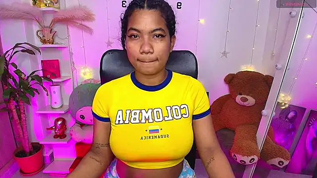 sharlottxl online show from May 7, 10:52 am