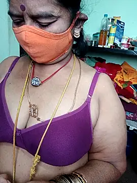 Snapshot of amuthasree chatting on October 17, 2:04 am amuthasree online show from October 17, 2:04 am