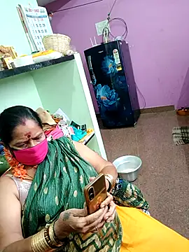 Snapshot of amuthasree chatting on September 14, 2:20 am amuthasree online show from September 14, 2:20 am