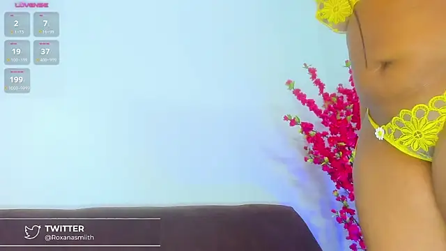 RoxanaaSmiith online show from December 19, 1:32 am