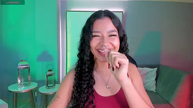 SophieHouston  online show from October 14, 4:37 am